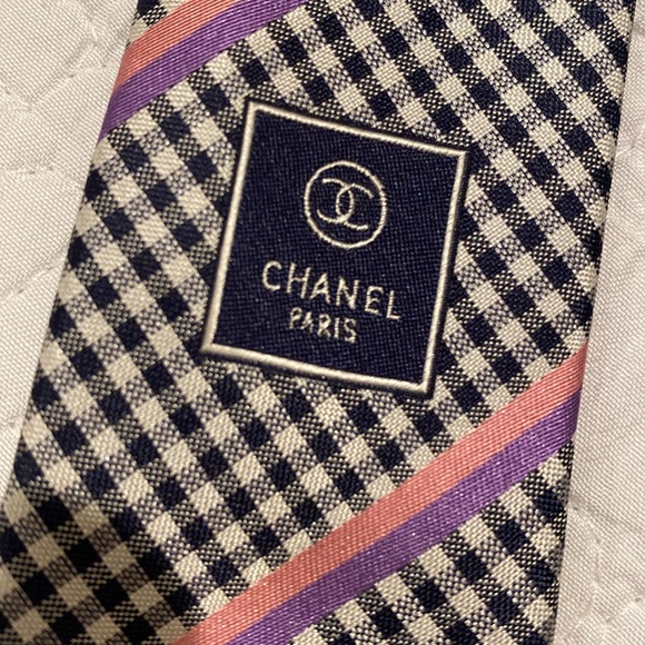 COPY - Chanel Silk Tie - Picture 14 of 16